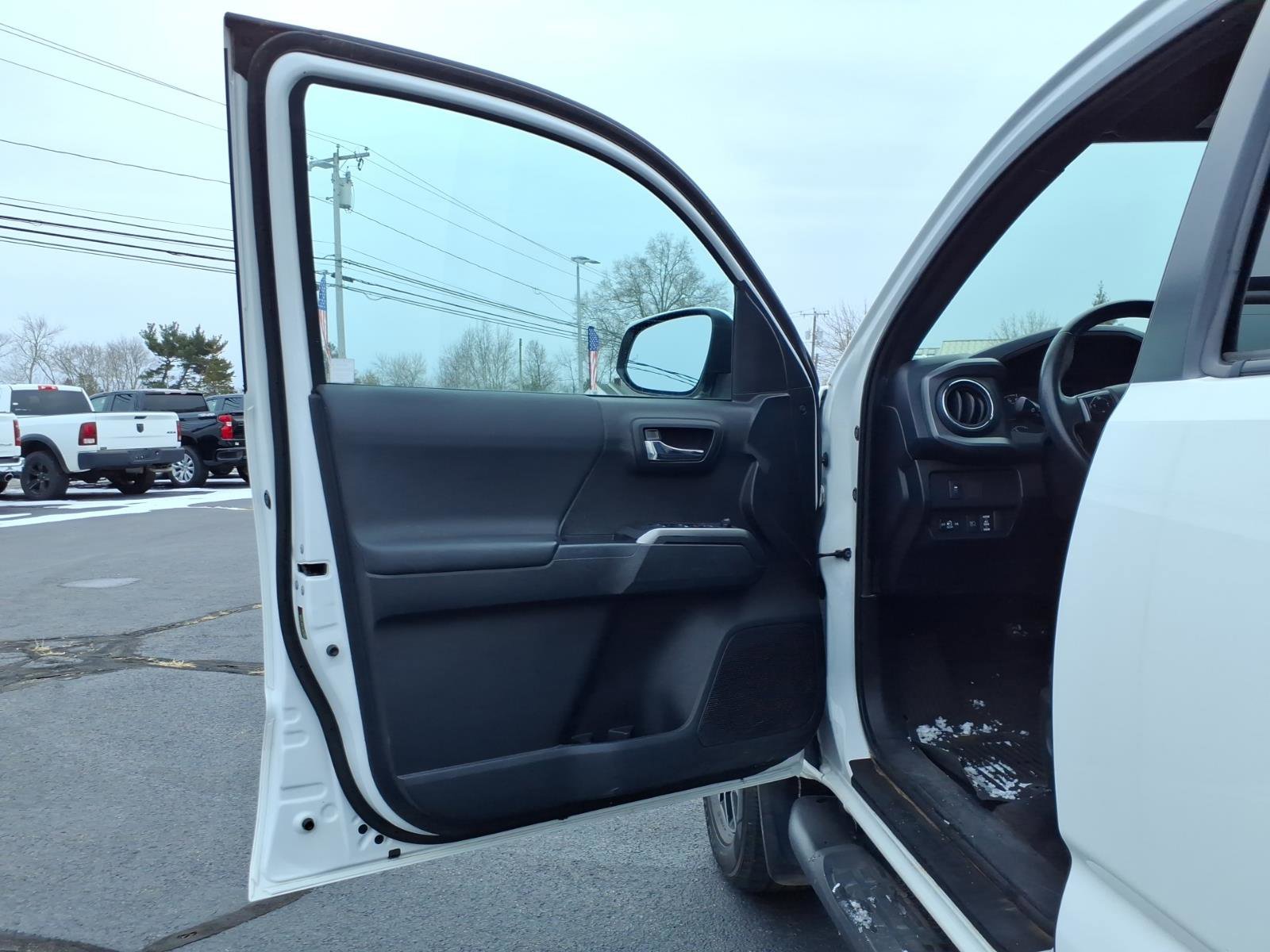 Used 2021 Toyota Tacoma TRD Sport w/ Technology Package image 20