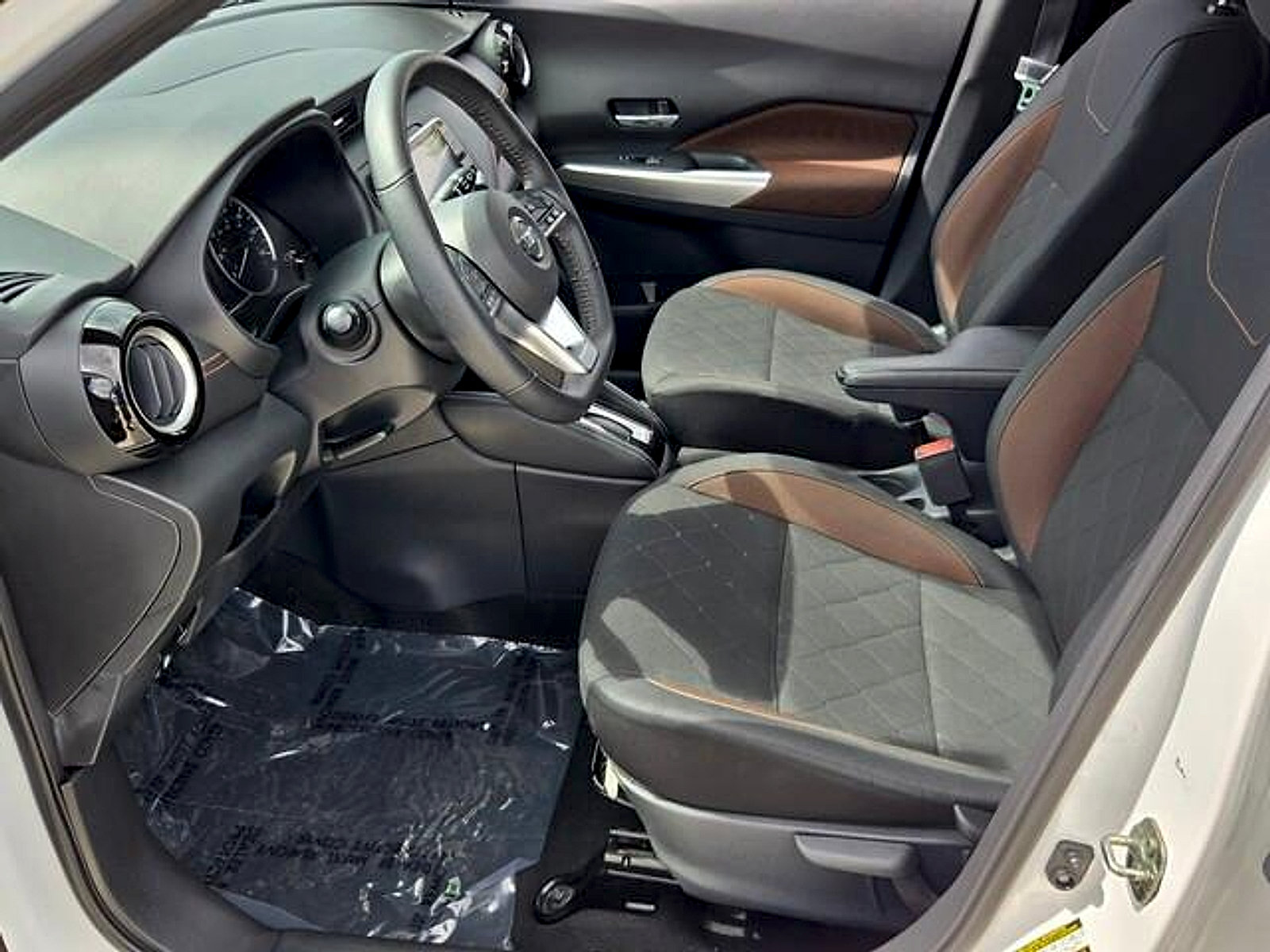 Used 2020 Nissan Kicks SR w/ Exterior Package FWD image 10