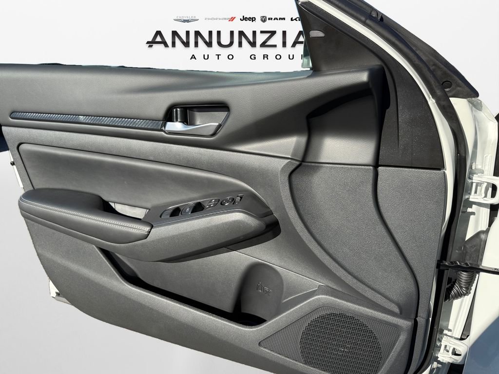 New 2025 Nissan Altima 2.5 SV AWD/4WD image 28