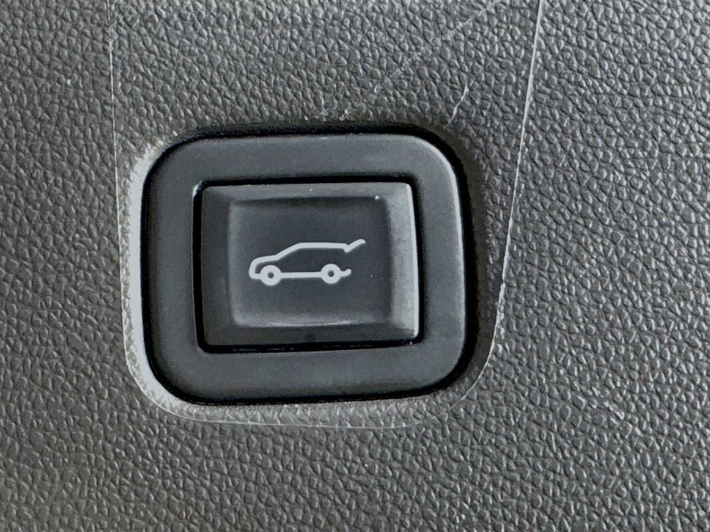 Used 2023 Chevrolet Blazer LT FWD image 32