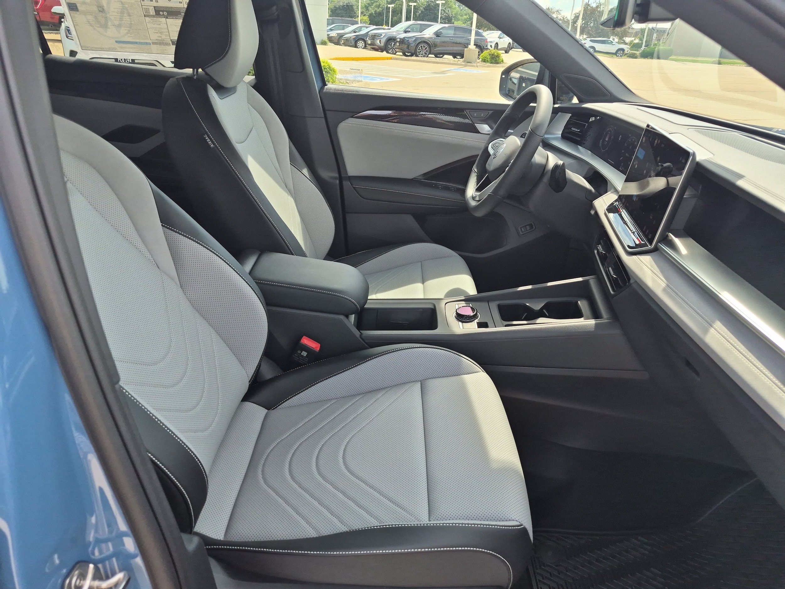 New 2026 Volkswagen Tiguan SE R-Line AWD/4WD image 7