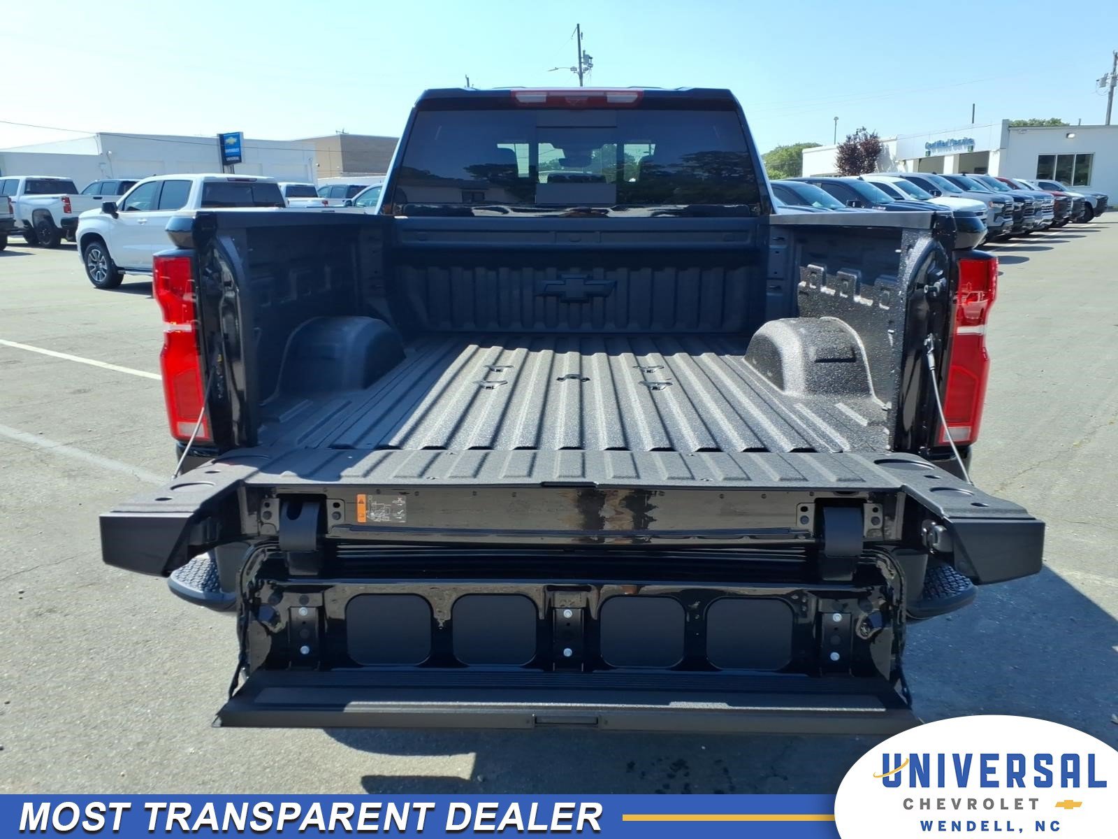 New 2026 Chevrolet Silverado 2500 ZR2 w/ LPO, Dark Essentials Package AWD/4WD image 8