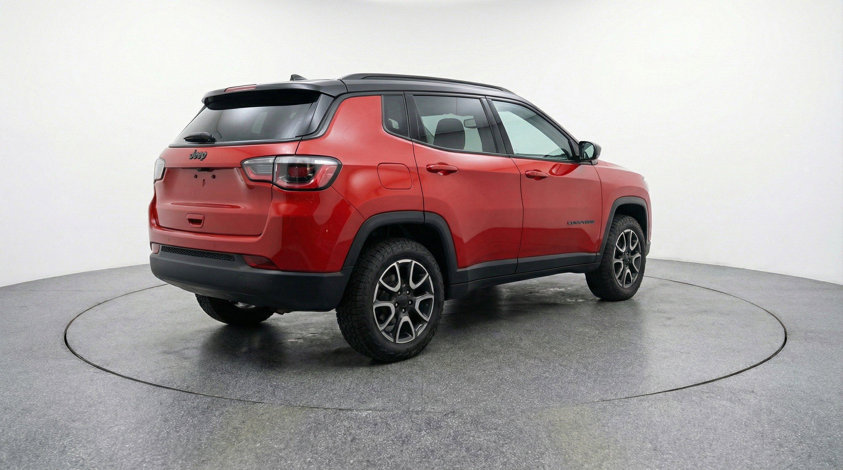 Used 2025 Jeep Compass Trailhawk AWD/4WD image 9