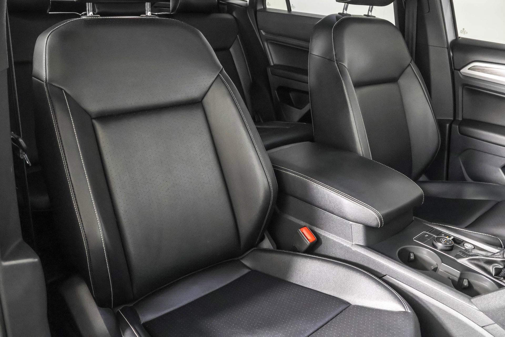 Used 2020 Volkswagen Atlas Cross Sport SE w/ Panoramic Sunroof Package image 45