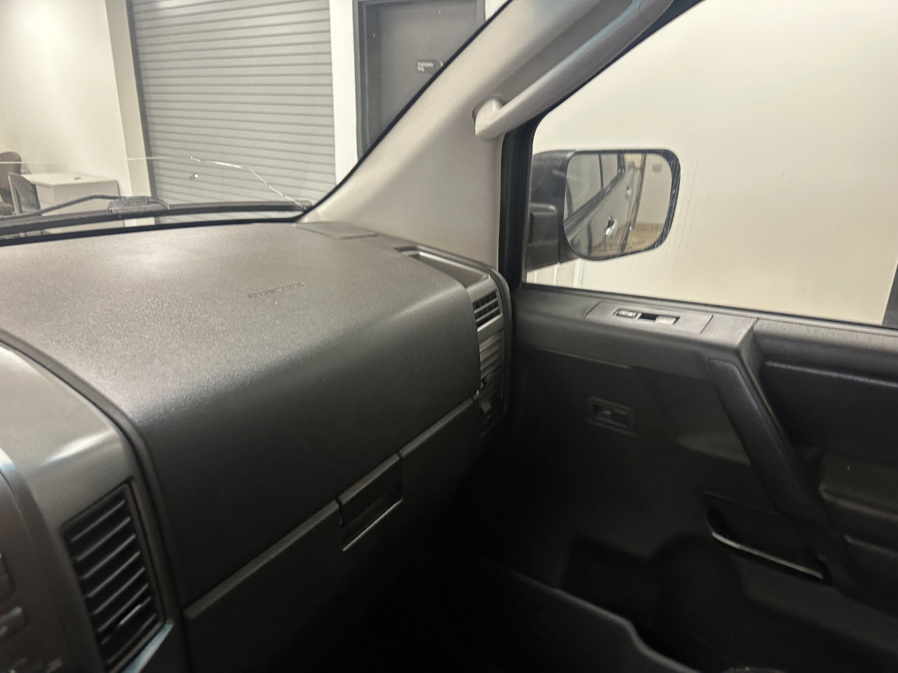 Used 2007 Nissan Titan SE image 39