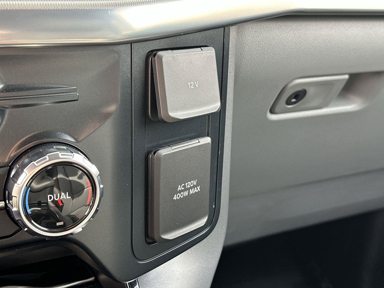 Used 2025 Ford F150 Lariat AWD/4WD image 40