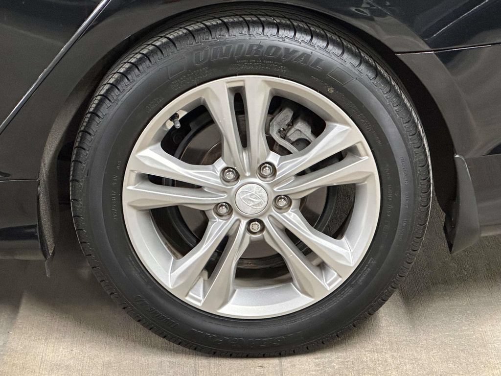 Used 2019 Hyundai Sonata Limited FWD image 12