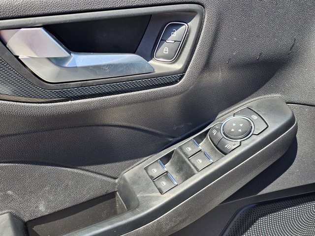Used 2025 Ford Escape ST-Line FWD image 16