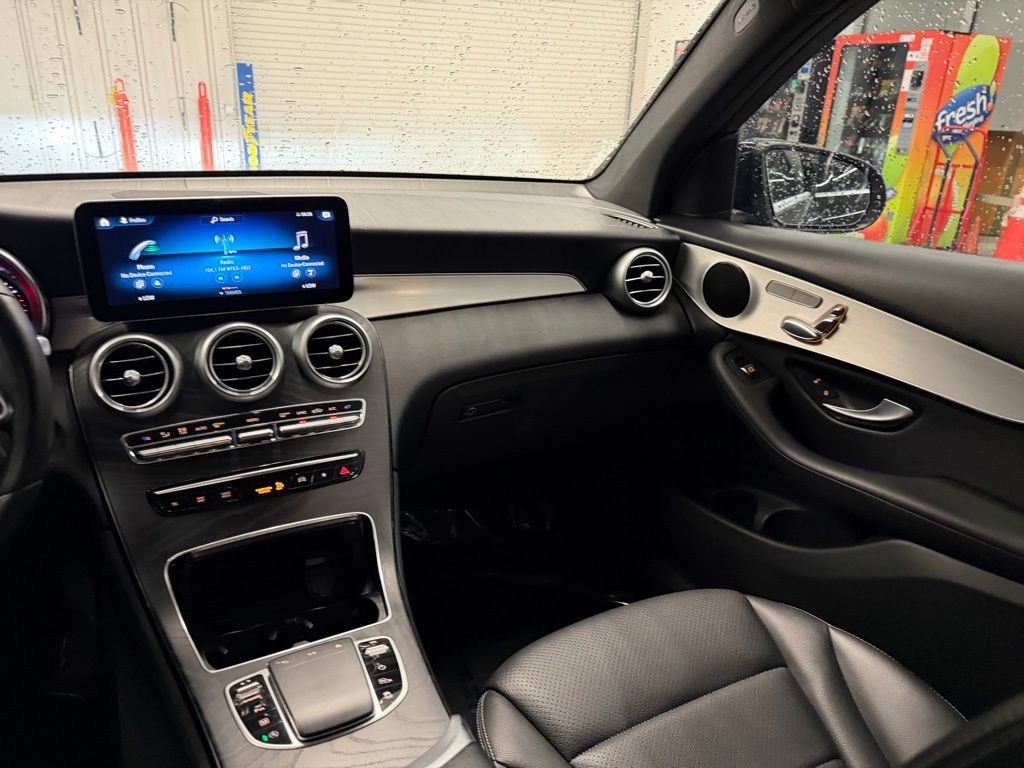 Used 2022 Mercedes-Benz GLC 300 4MATIC image 35