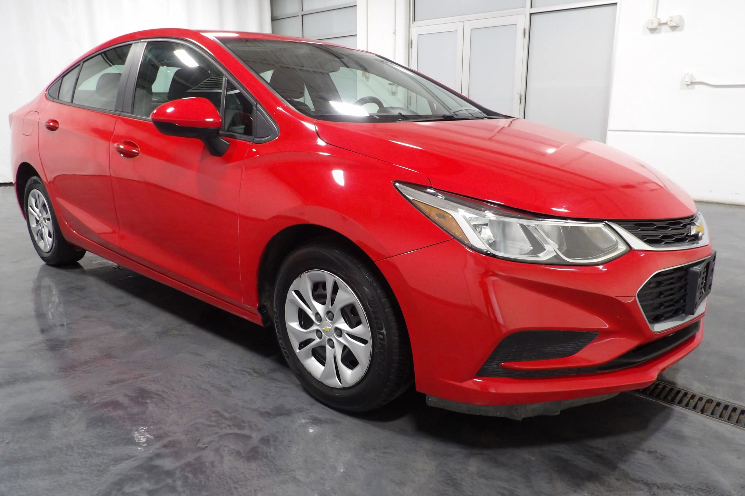 Used 2019 Chevrolet Cruze LS FWD image 2