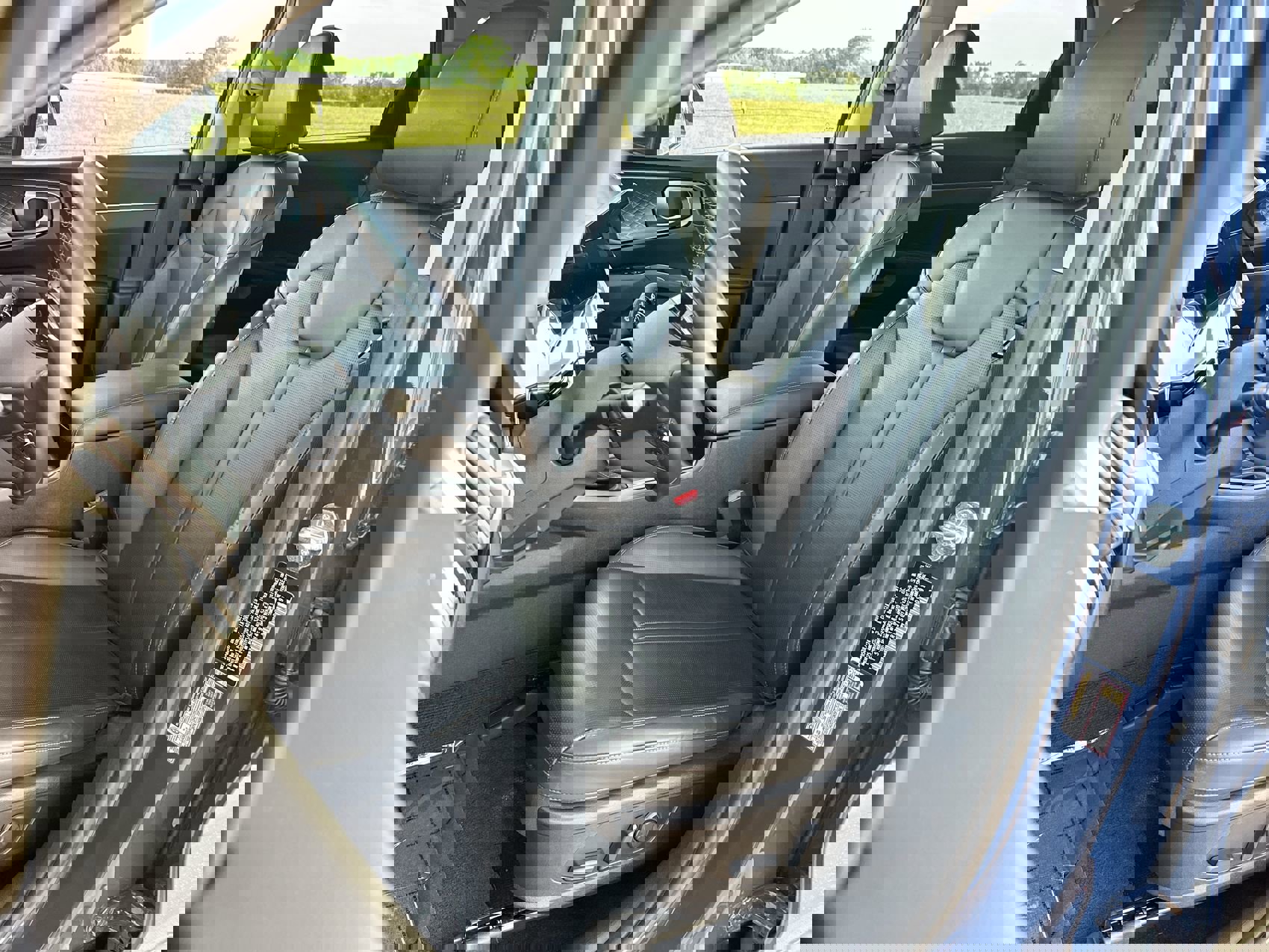 Used 2025 Kia Sorento EX w/ Panoramic Sunroof Package FWD image 11