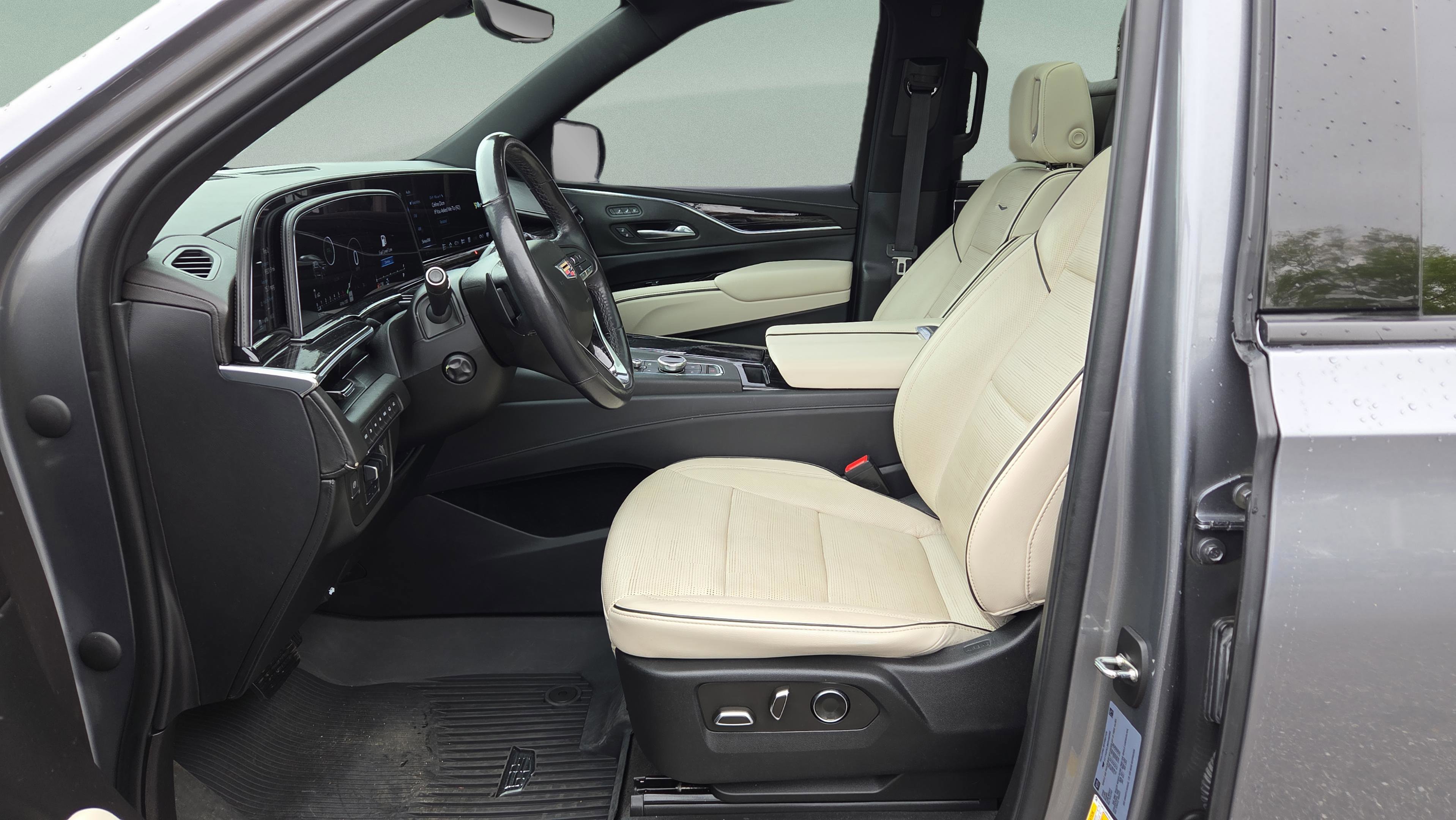 Used 2021 Cadillac Escalade Sport w/ Driver Assist Tech Package image 10