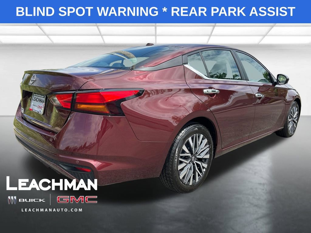 Used 2025 Nissan Altima 2.5 SV FWD image 3