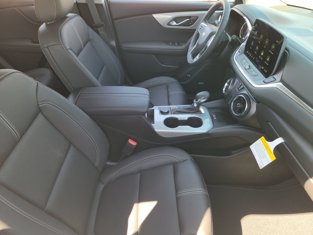 New 2026 Chevrolet Blazer LT w/ Sound & Technology Package FWD image 10