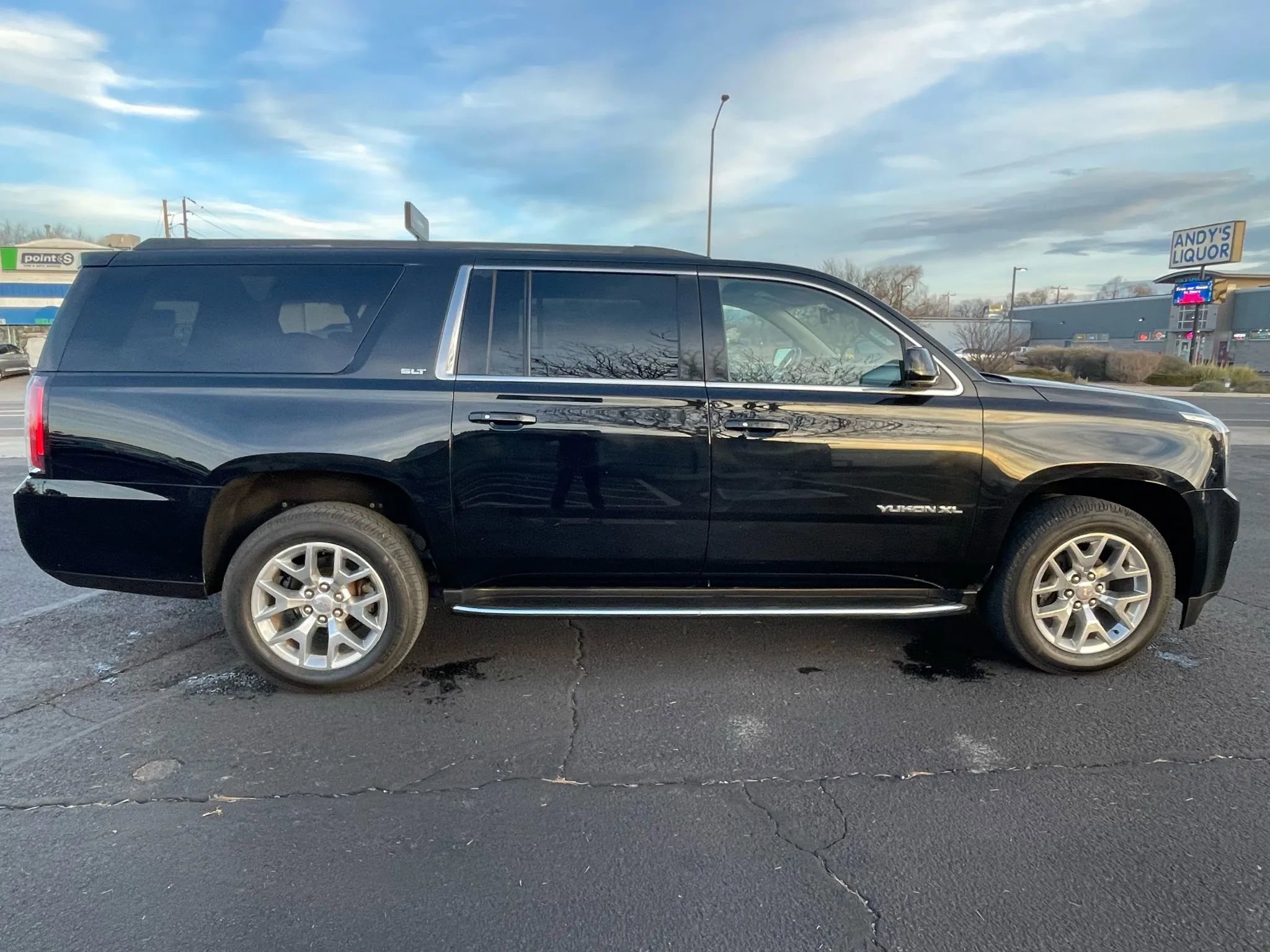 Used 2015 GMC Yukon XL SLT w/ Open Road Package image 5