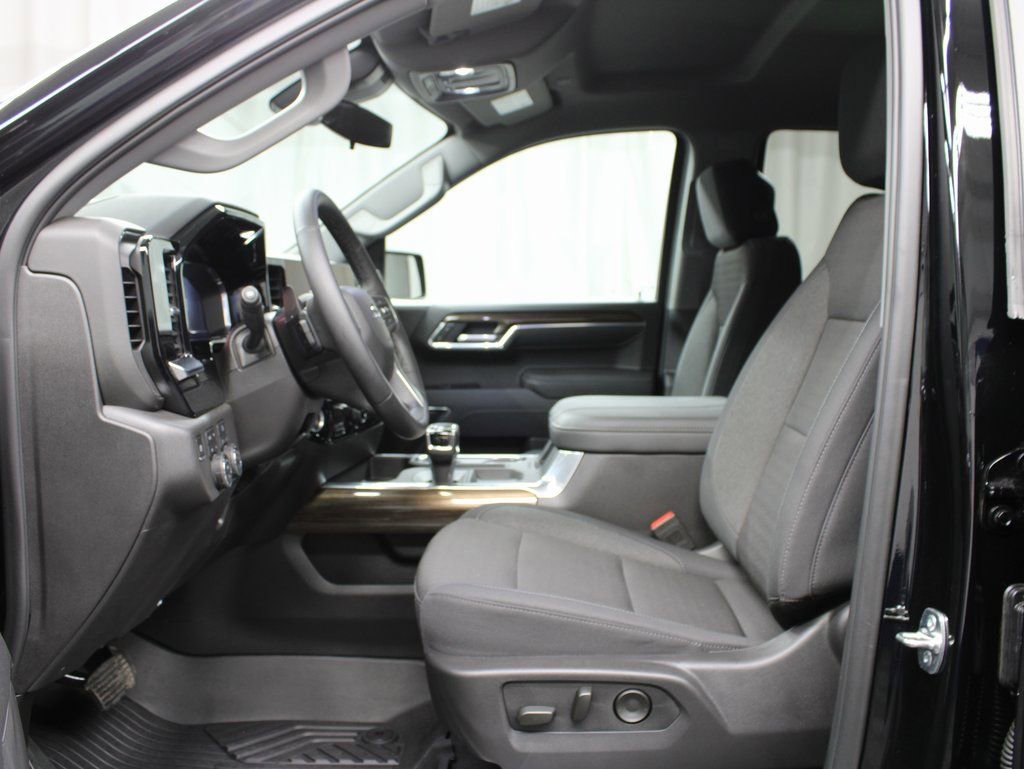 Used 2025 Chevrolet Silverado 1500 RST image 9