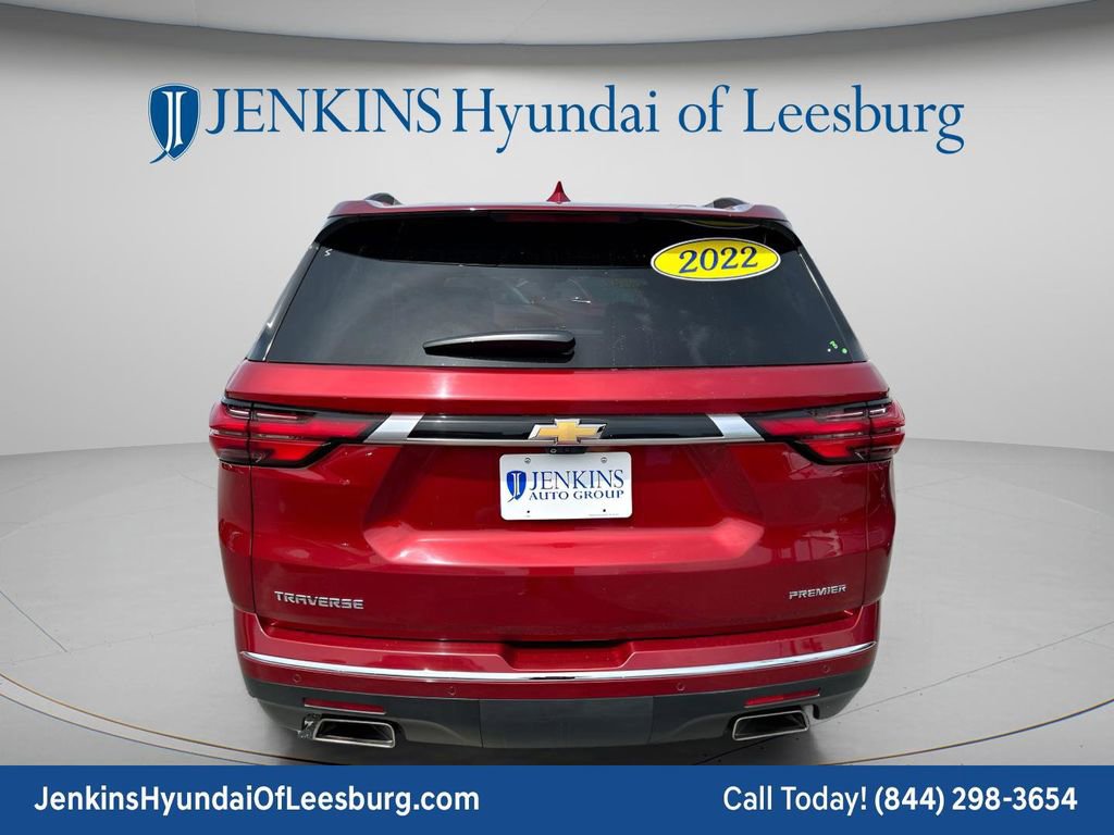 Used 2022 Chevrolet Traverse Premier FWD image 6