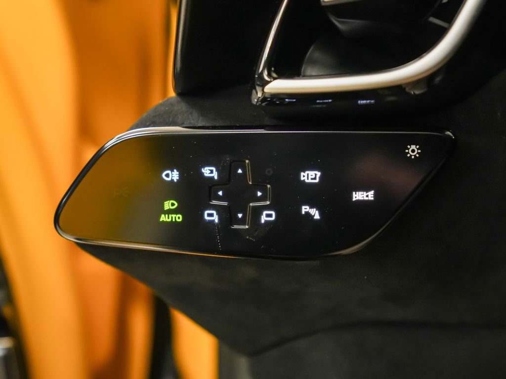 Used 2025 Ferrari Roma Spider image 24