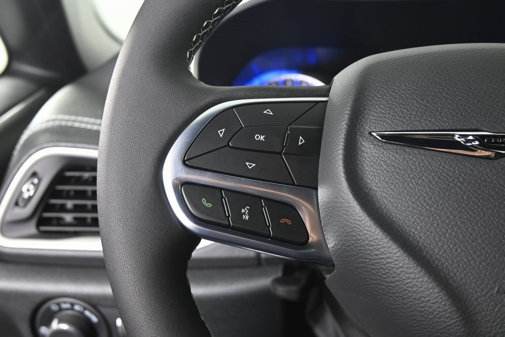 New 2026 Chrysler Pacifica Select image 36