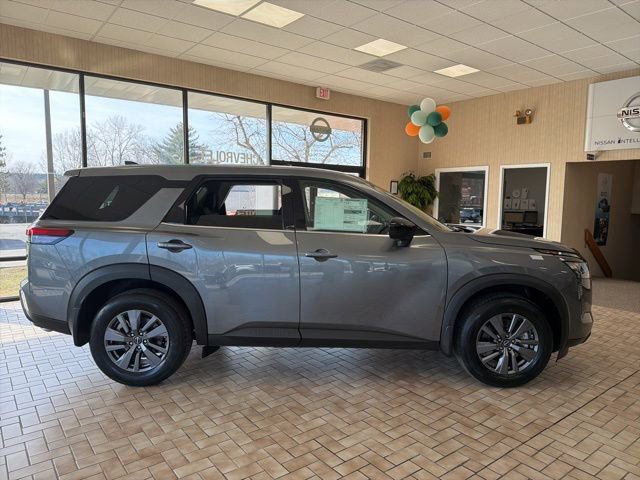 New 2026 Nissan Pathfinder S image 2