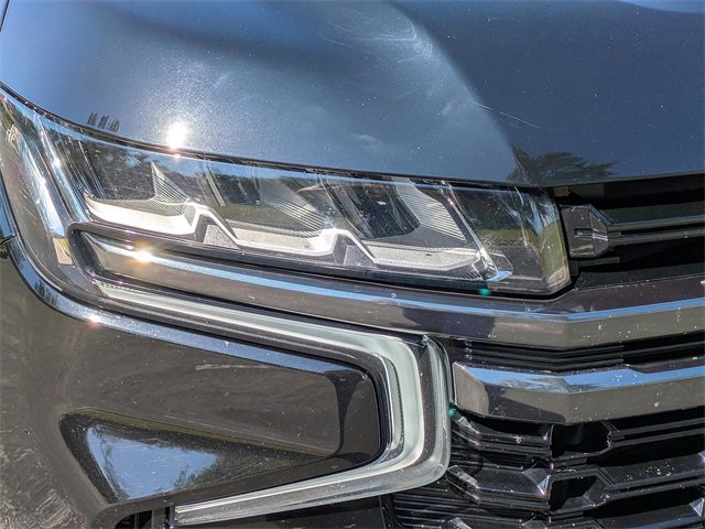 Used 2021 Chevrolet Suburban Z71 w/ Z71 Off-Road Package image 9