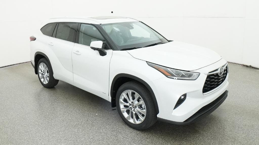 New 2026 Toyota Highlander Limited image 3