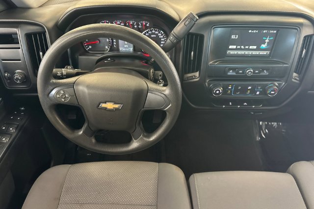 Used 2018 Chevrolet Silverado 1500 Custom w/ Custom Value Package RWD image 16
