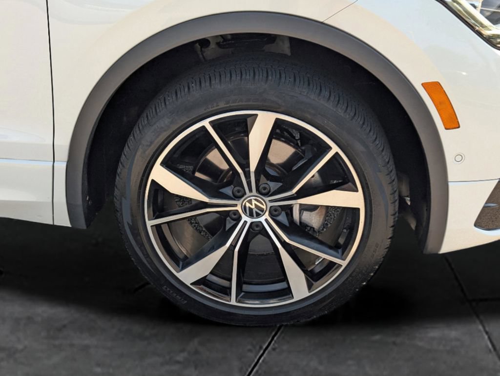 Used 2022 Volkswagen Tiguan SEL R-Line AWD/4WD image 30