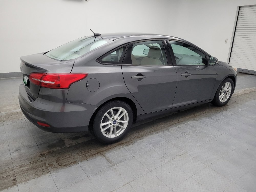 Used 2016 Ford Focus SE w/ SE Cold Weather Package image 10