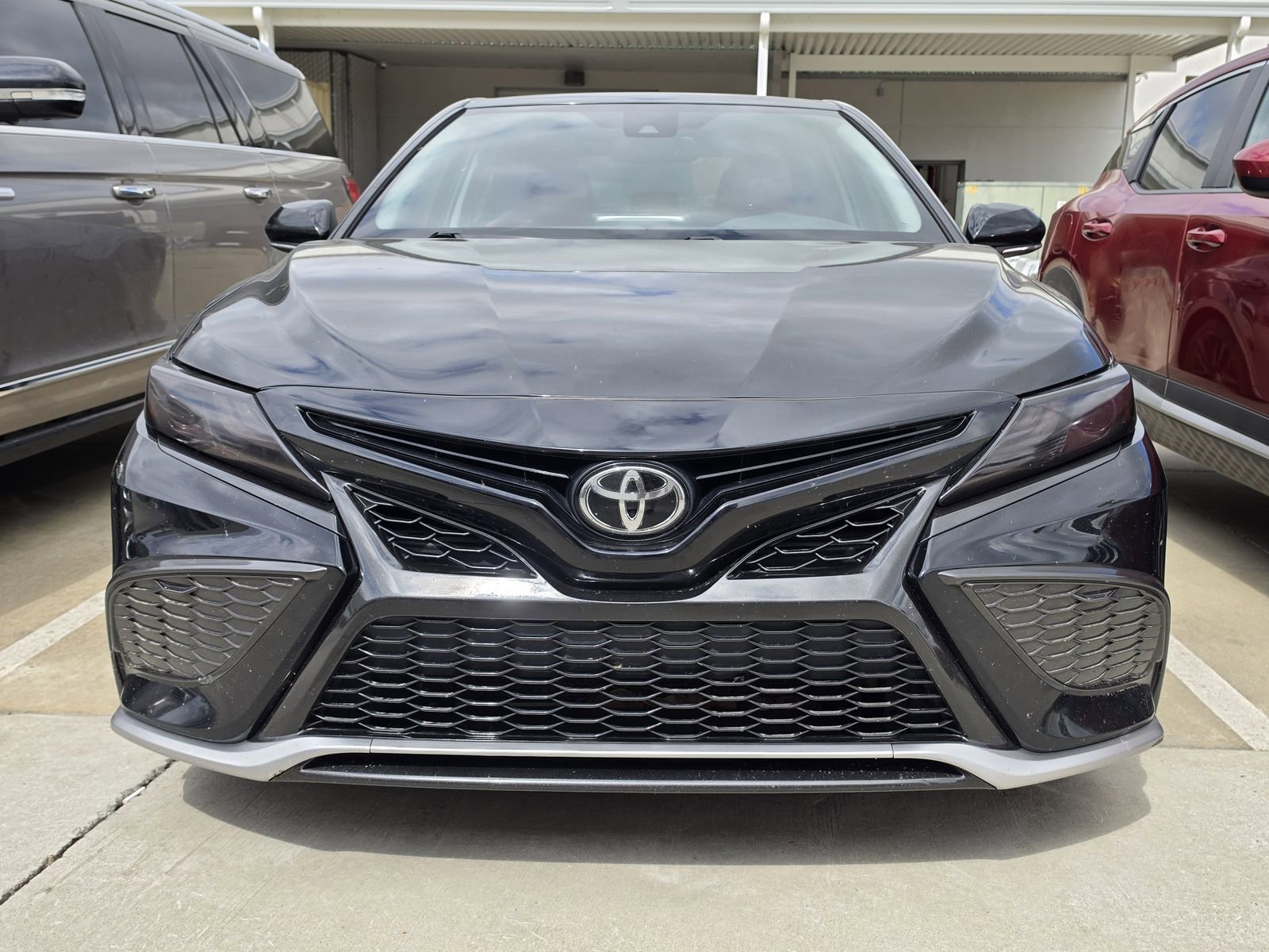Used 2021 Toyota Camry XSE image 2