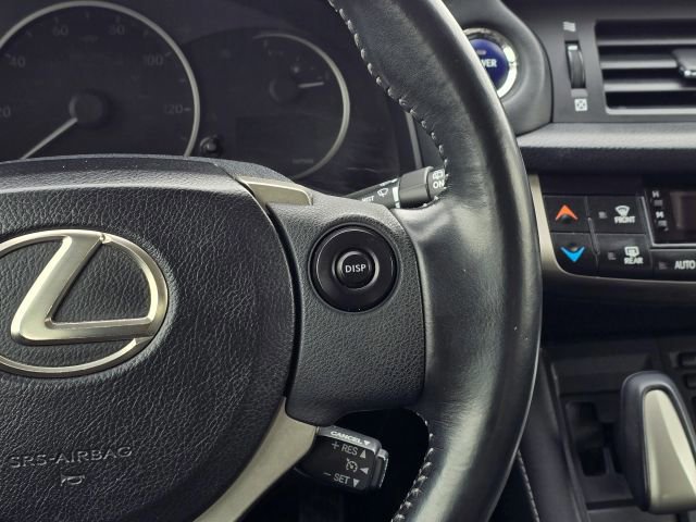 Used 2015 Lexus CT 200h image 24