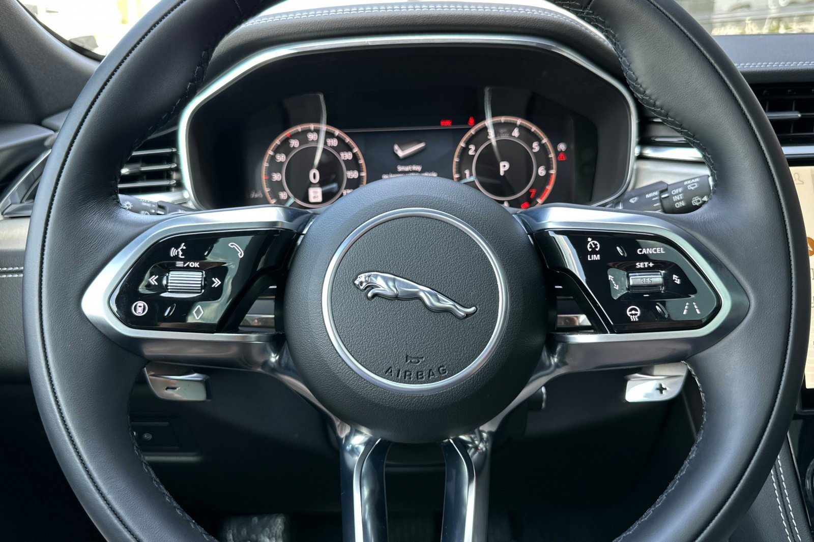 Used 2025 Jaguar F-PACE R-Dynamic S image 27