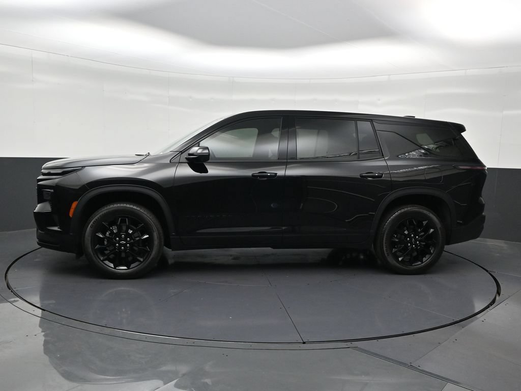 Used 2024 Chevrolet Traverse LS w/ Midnight/Sport Edition FWD image 4