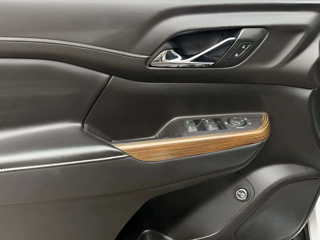 Used 2019 GMC Acadia SLE image 46