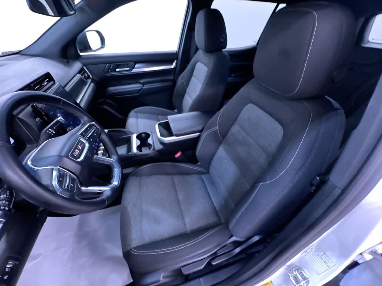 Used 2025 GMC Terrain Elevation AWD/4WD image 14