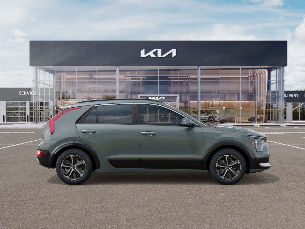 New 2025 Kia Niro SX image 8