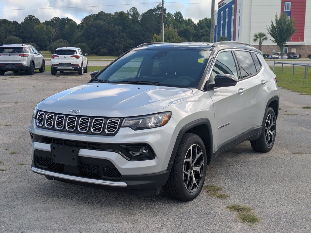 Used 2025 Jeep Compass Limited AWD/4WD image 7