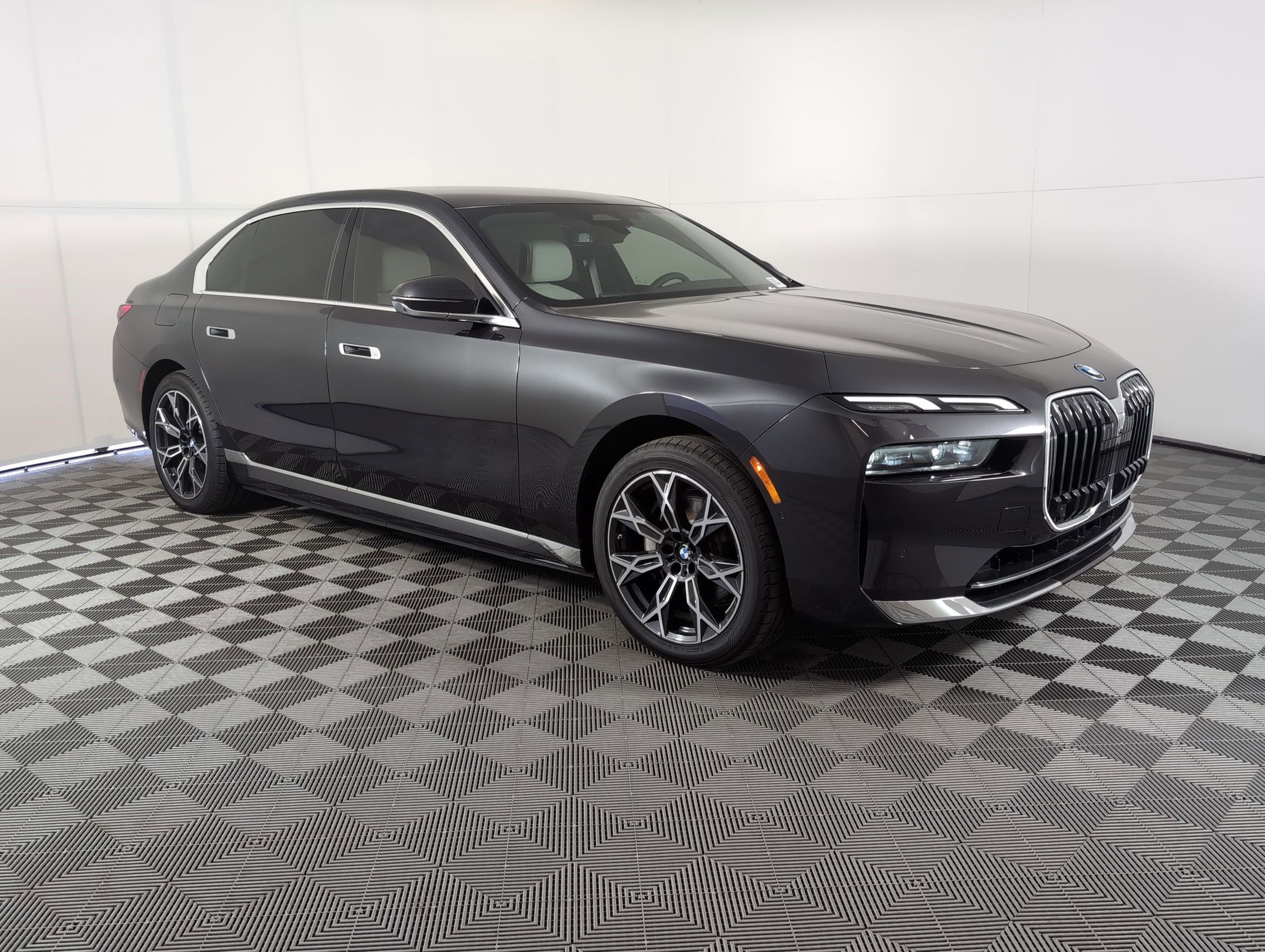 New 2025 BMW i7 eDrive50 w/ Premium Package image 6