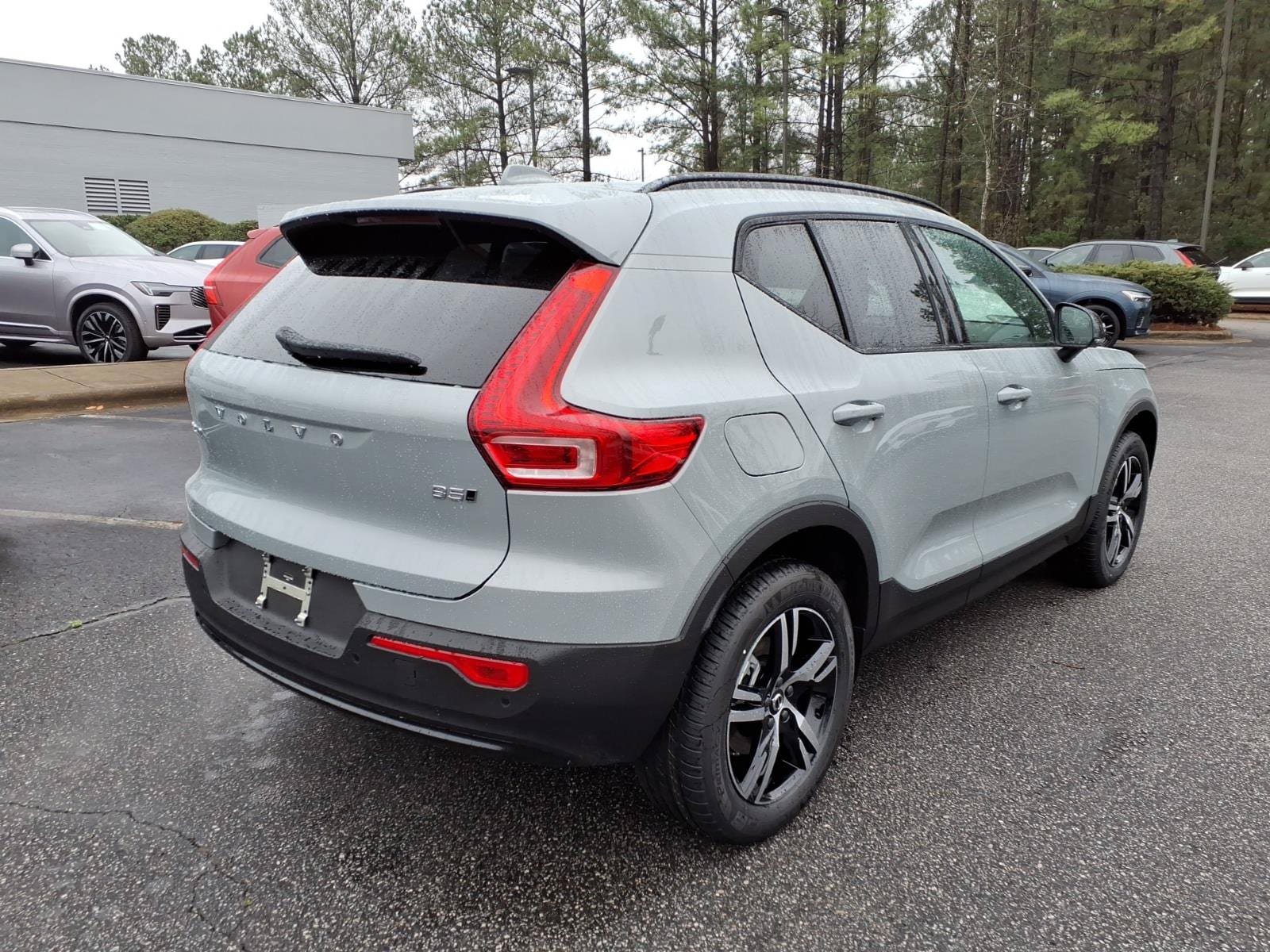 New 2026 Volvo XC40 B5 Core w/ Climate Package AWD/4WD image 3