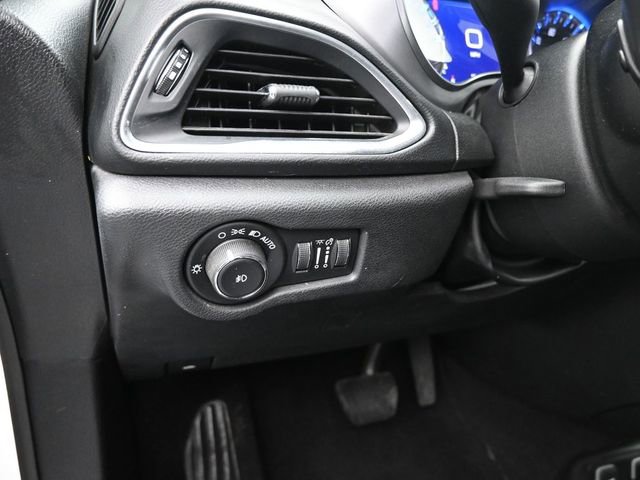 Used 2019 Chrysler Pacifica Touring-L w/ Advanced Safetytec Group image 26