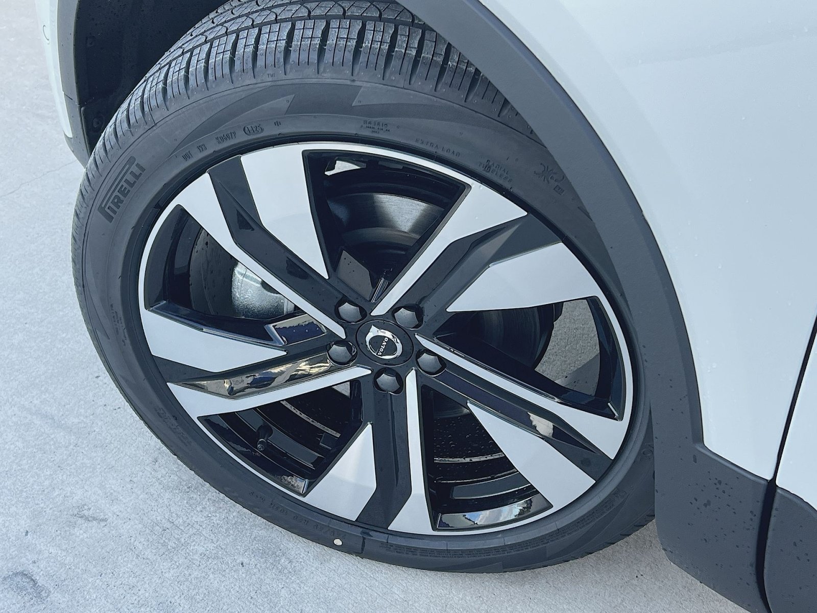 New 2026 Volvo XC40 B5 Ultra w/ Protection Package Premier AWD/4WD image 12