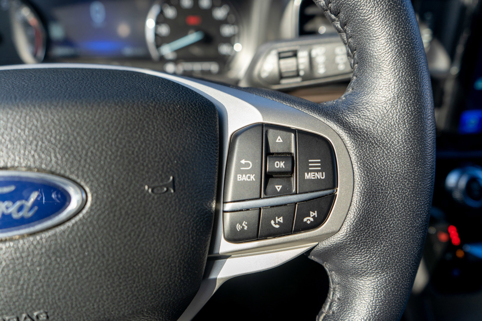 Used 2023 Ford Explorer Limited w/ Hybrid Equipment Group 310A image 25