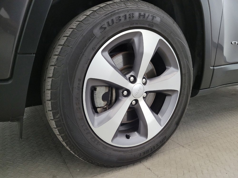 Used 2021 Jeep Cherokee Limited AWD/4WD image 31