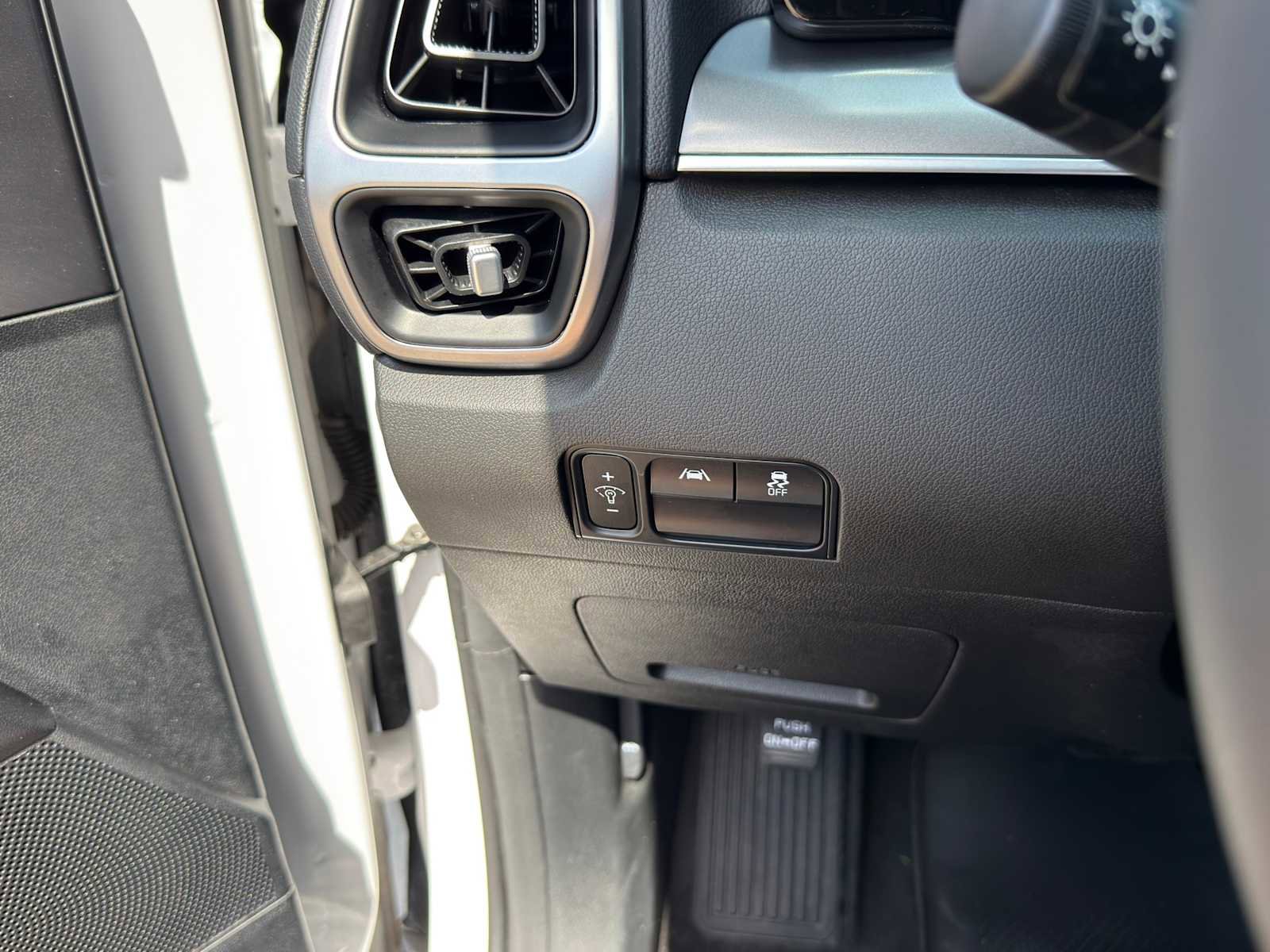 Certified 2023 Kia Sorento S image 20