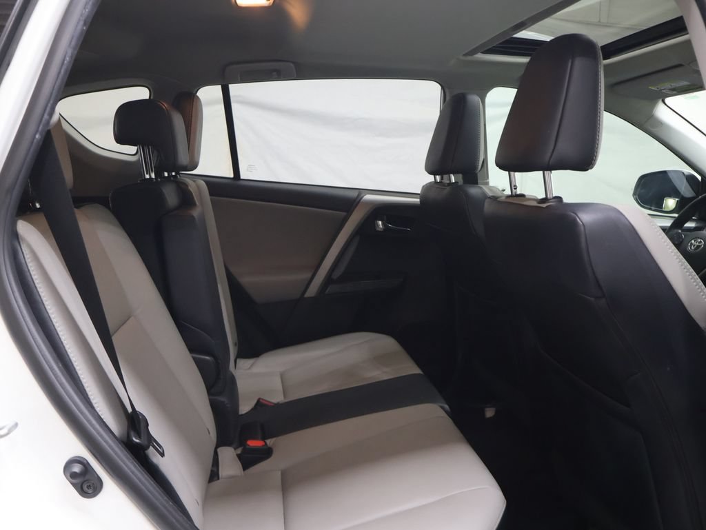 Used 2018 Toyota RAV4 Platinum FWD image 12