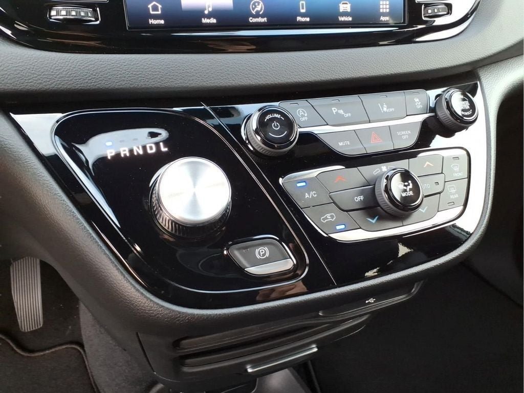 New 2027 Chrysler Pacifica LX FWD image 22
