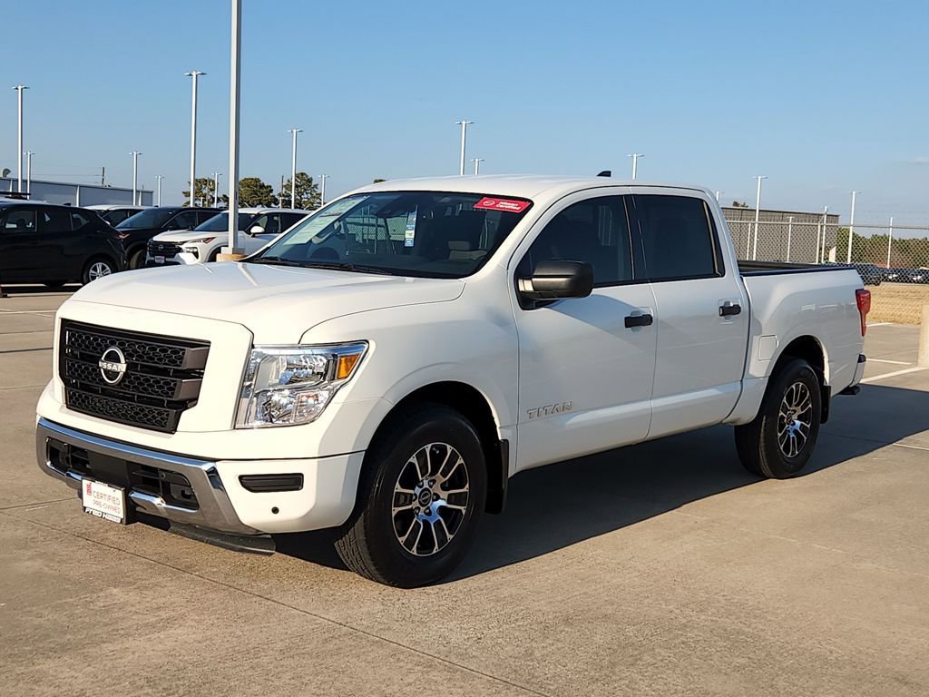 Certified 2024 Nissan Titan SV w/ SV Convenience Package image 3