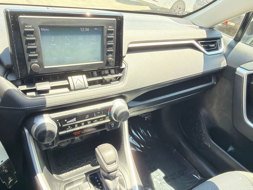Used 2019 Toyota RAV4 LE w/ All Weather Liner Package AWD/4WD image 23