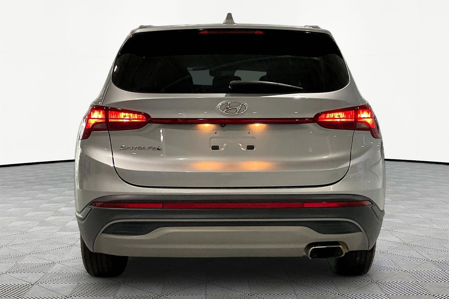 Used 2022 Hyundai Santa Fe SE FWD image 5