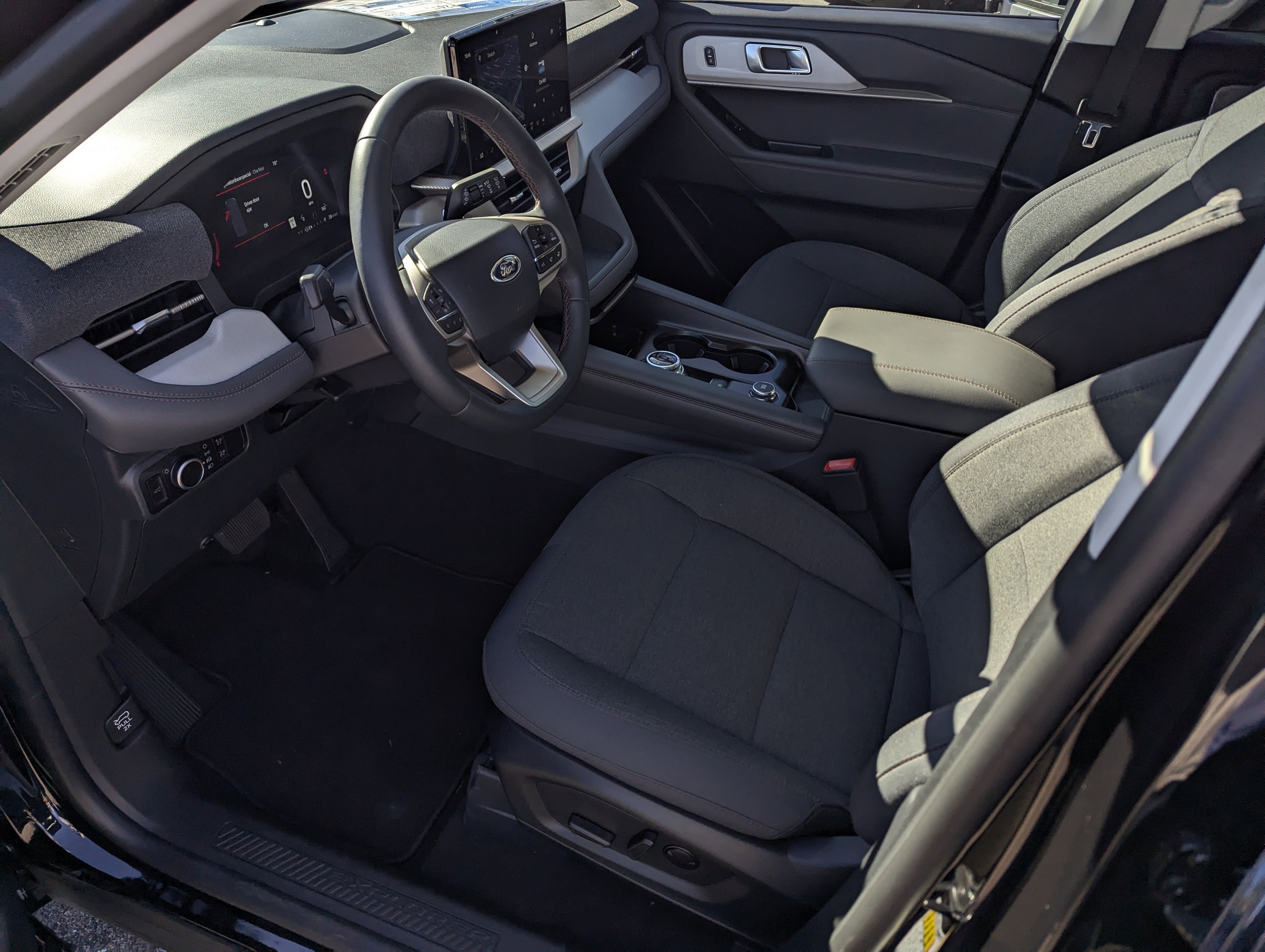 New 2025 Ford Explorer Active image 9